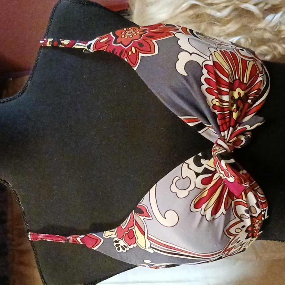 Body I.D. Bikini Top 12 NWOT